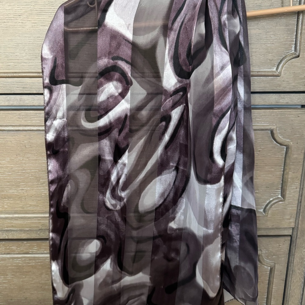 Abstract Patterned Scarf - Picture 2 of 5